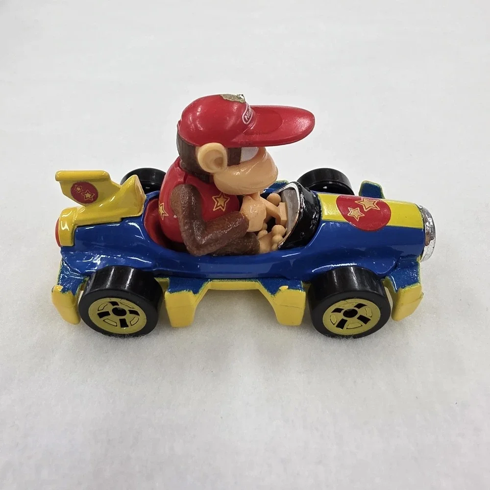 Hot Wheels Mario Kart Mach 8 1:64 Diecast Car 2018 Blue/Yellow/Red